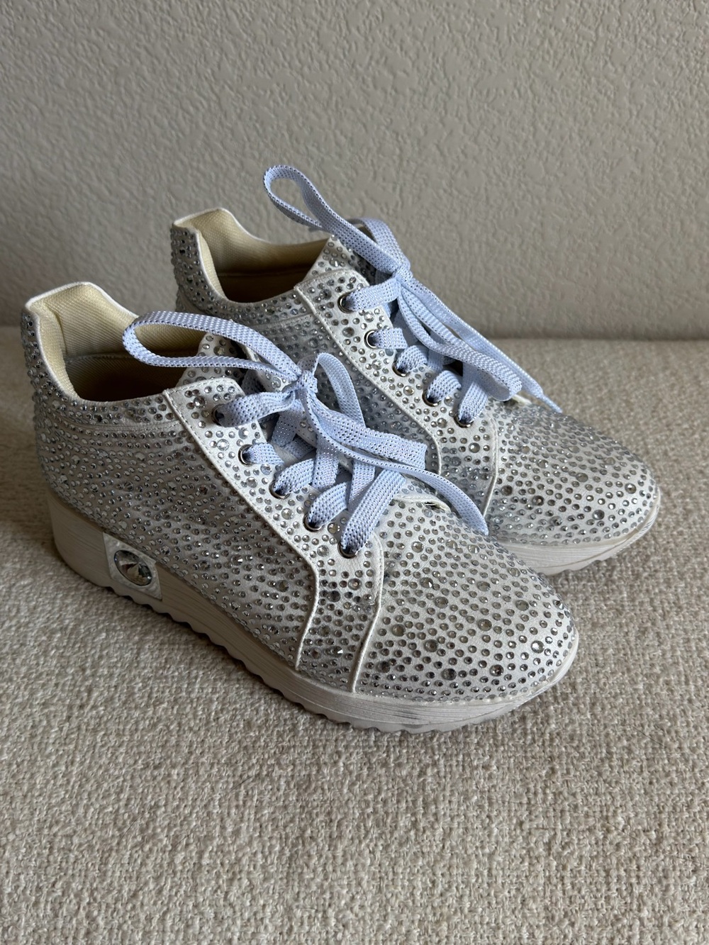 Sparkling White Rhinestone Lace-Up Women’s Sneakers size 7